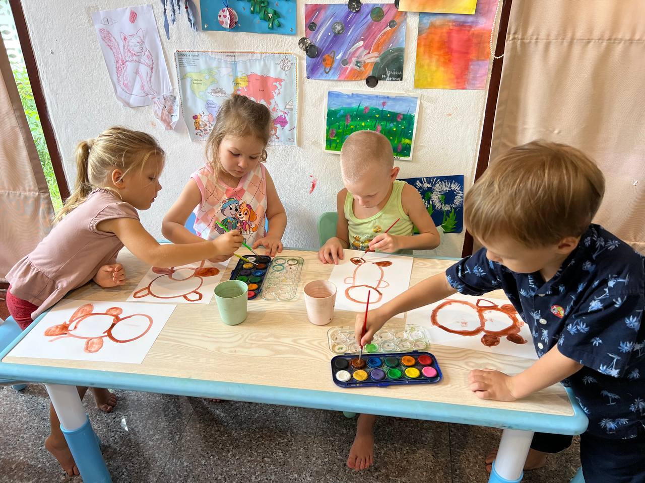 Happy Children at Easy Days